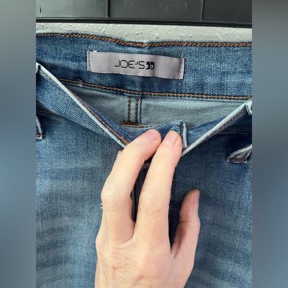 New JOE'S JEANS MEDIUM WASH CUTOFF DENIM SHORTS IN FITRIA WOMEN'S SIZE 30 - Picture 5 of 8